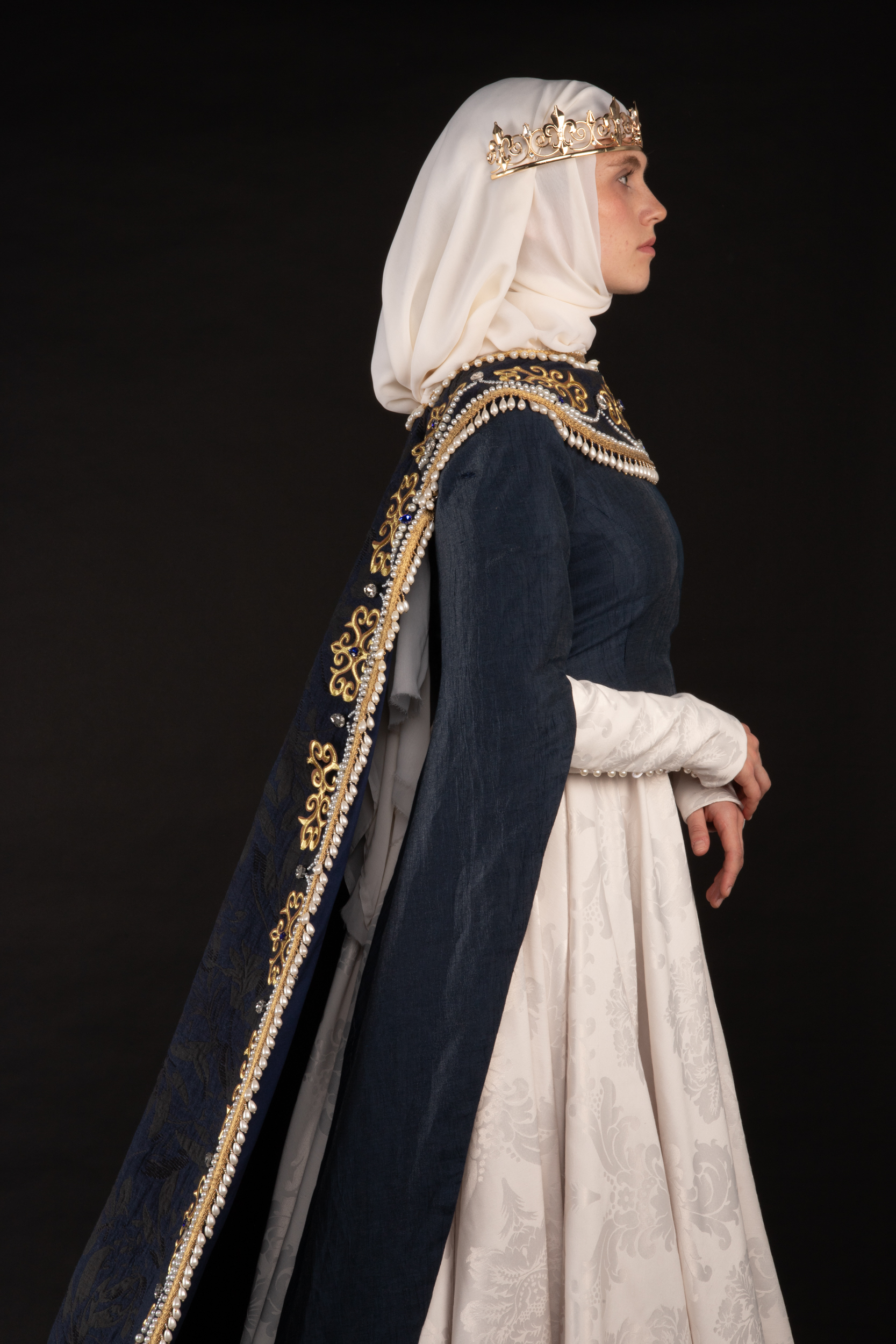 MEDIEVAL QUEEN