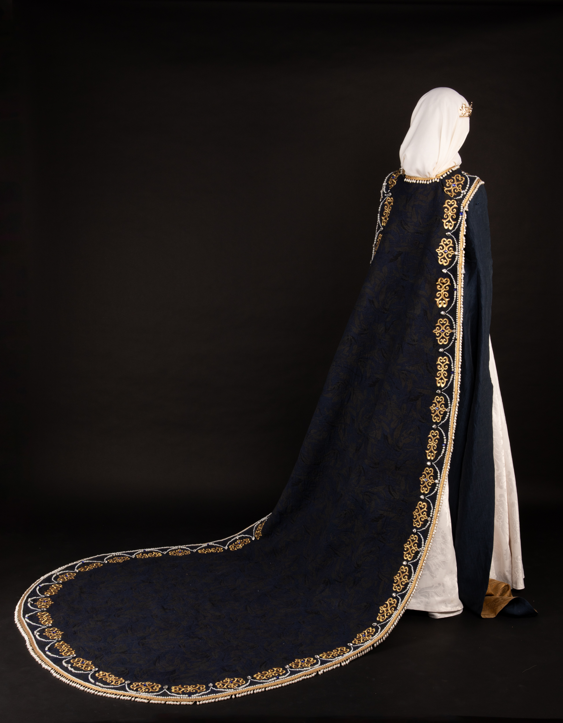 MEDIEVAL QUEEN