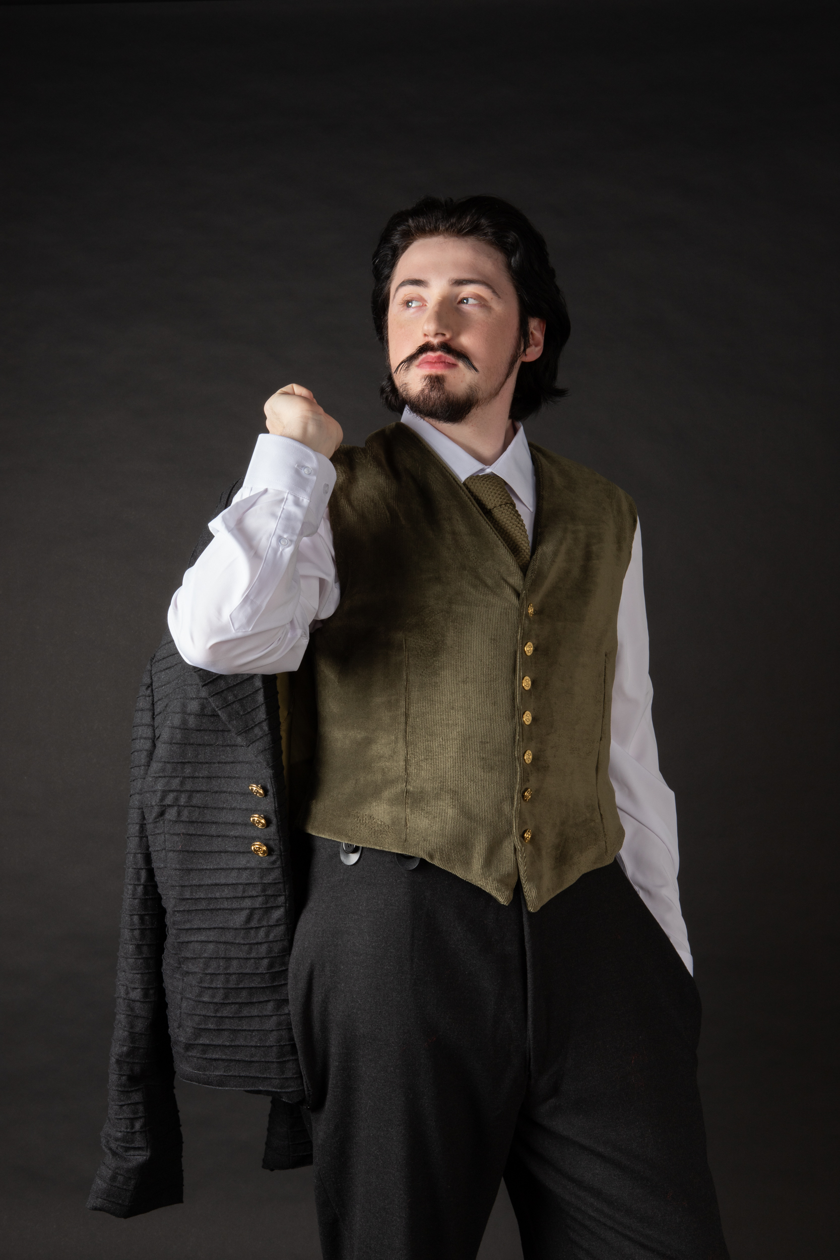Olmstead, arriving to the town of Innsmouth, wears a morning suit accurate to those of the 1890’s. The costume consists of a jacket, fully covered with pin tucks, a corduroy waistcoat and woollen trousers with button braces attached. Photograph by Sarah Lordan.