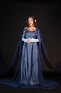 Ellen Farquhar as Feyre Archeron, showcasing full ensemble of the dress. Photographed by Sarah Lordan