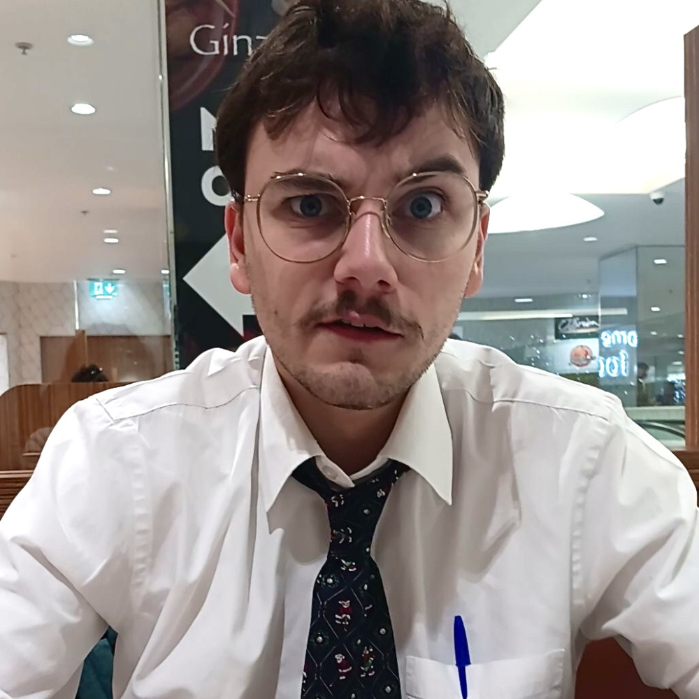 The most devilishly hanndsome specky four-eyes you could ever imagine.